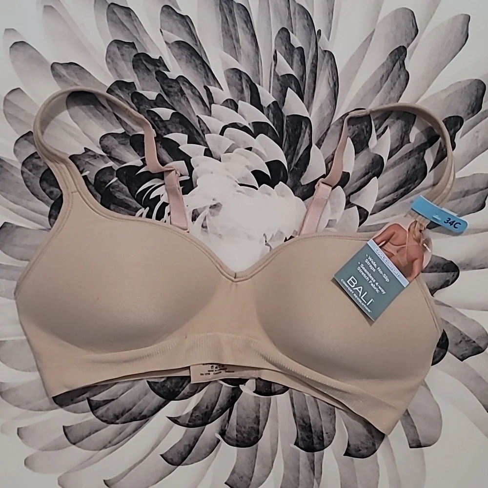 Bali Women's Comfort Revolution Wirefree Bra Beige Size 34 C